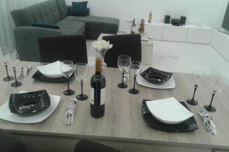 Despina'S Luxury Apt Downtown Iraklio Exterior foto